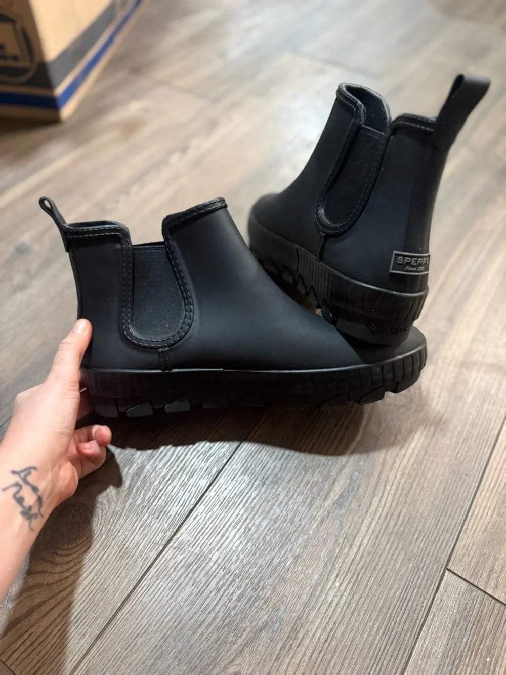 Sperry Torrent Chelsea Rain Boots Black Waterproof Rubber Lug Womens 10